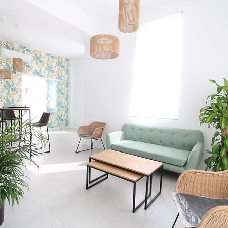 Hostal Tropical Motril Bagian luar foto