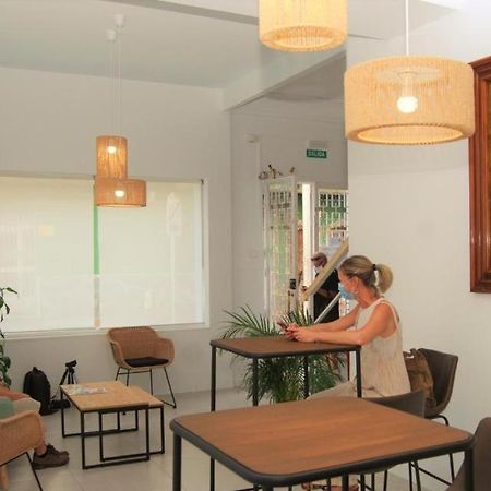 Hostal Tropical Motril Bagian luar foto