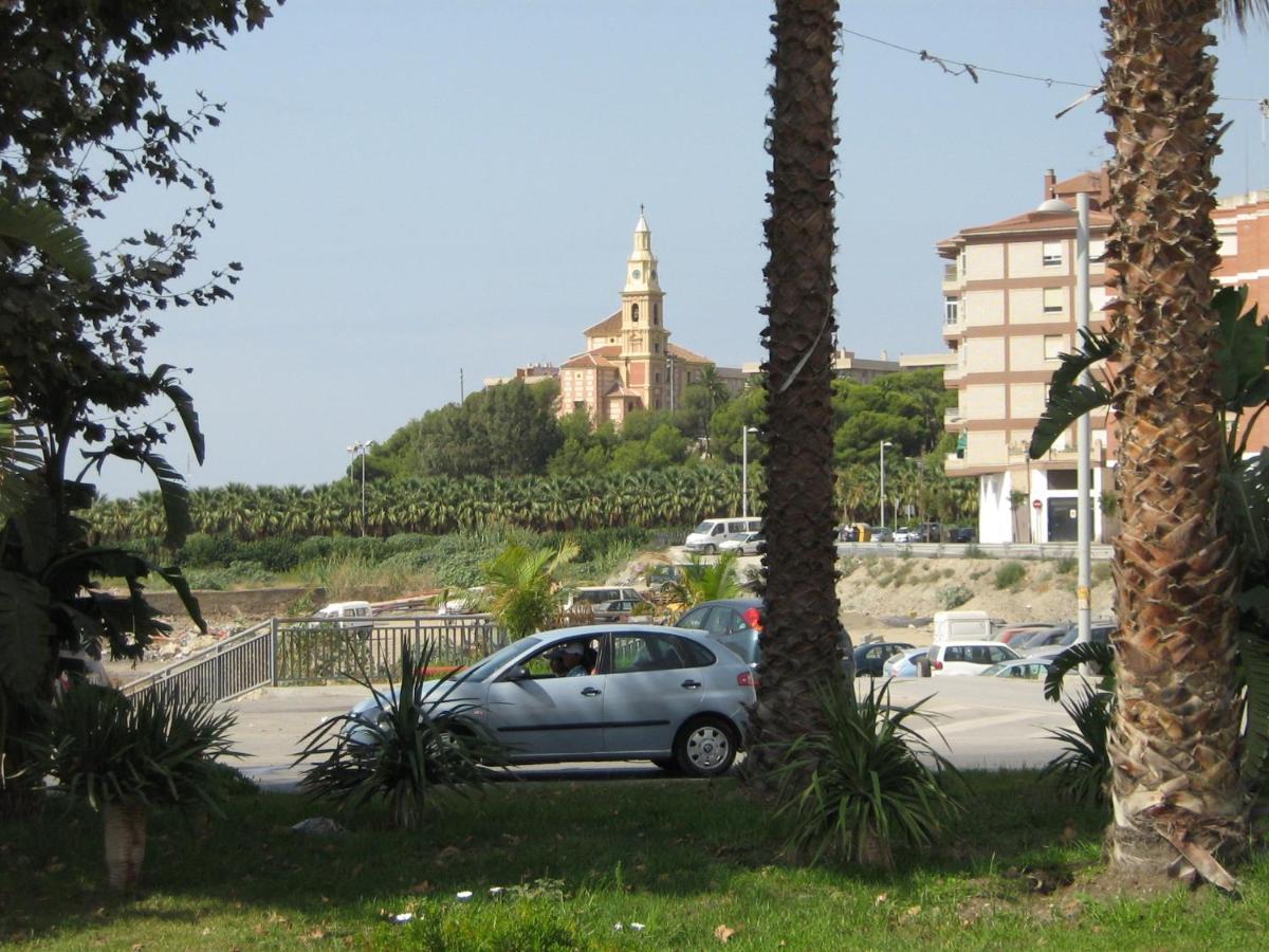 Hostal Tropical Motril Bagian luar foto