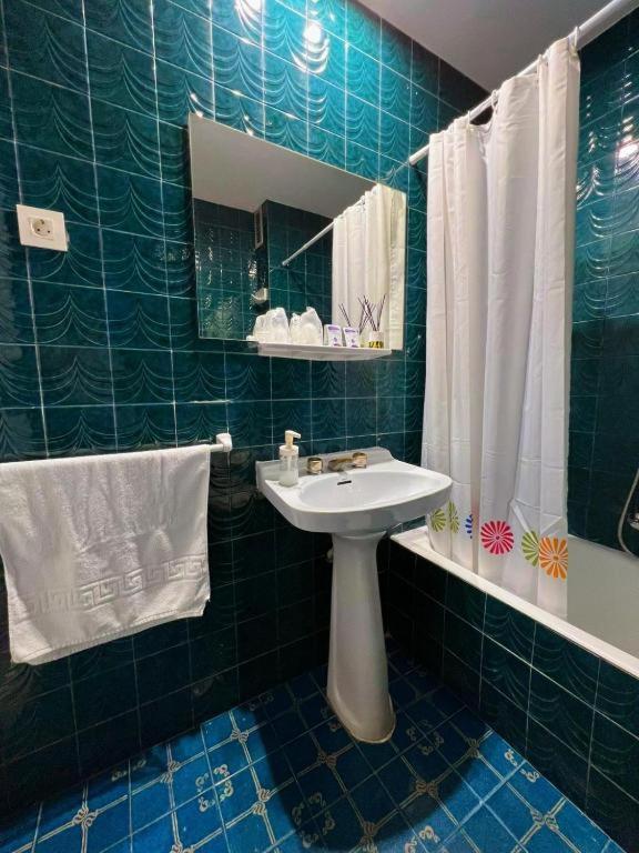 Hostal Tropical Motril Bagian luar foto
