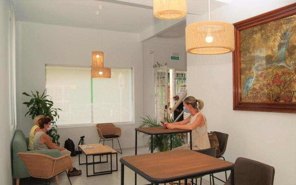 Hostal Tropical Motril Bagian luar foto