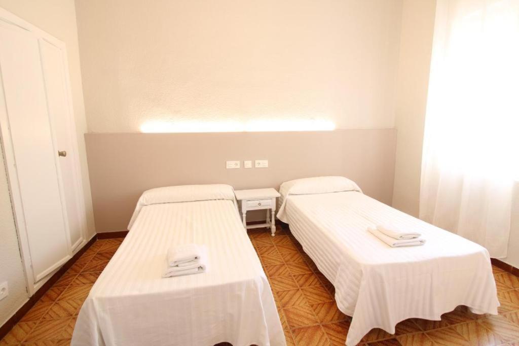 Hostal Tropical Motril Bagian luar foto