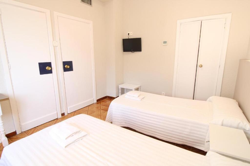 Hostal Tropical Motril Bagian luar foto